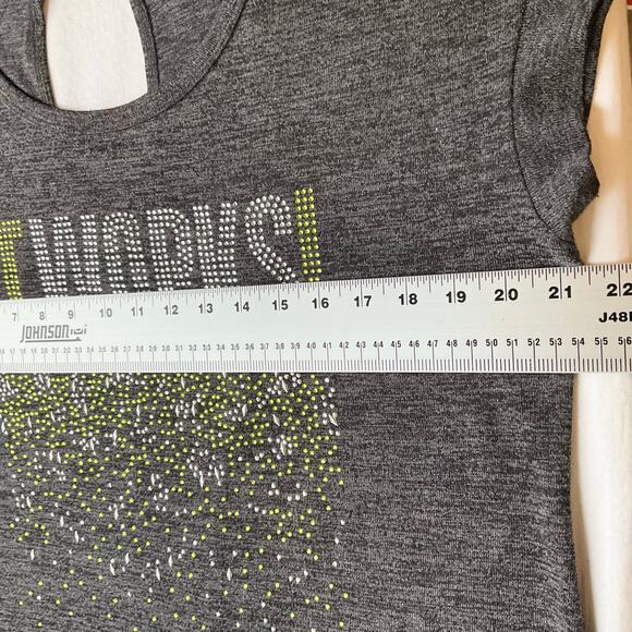 It Works! Women Short Sleeve T-shirt size L, Gray, Rhinestones & Slit Back - Picture 4 of 8